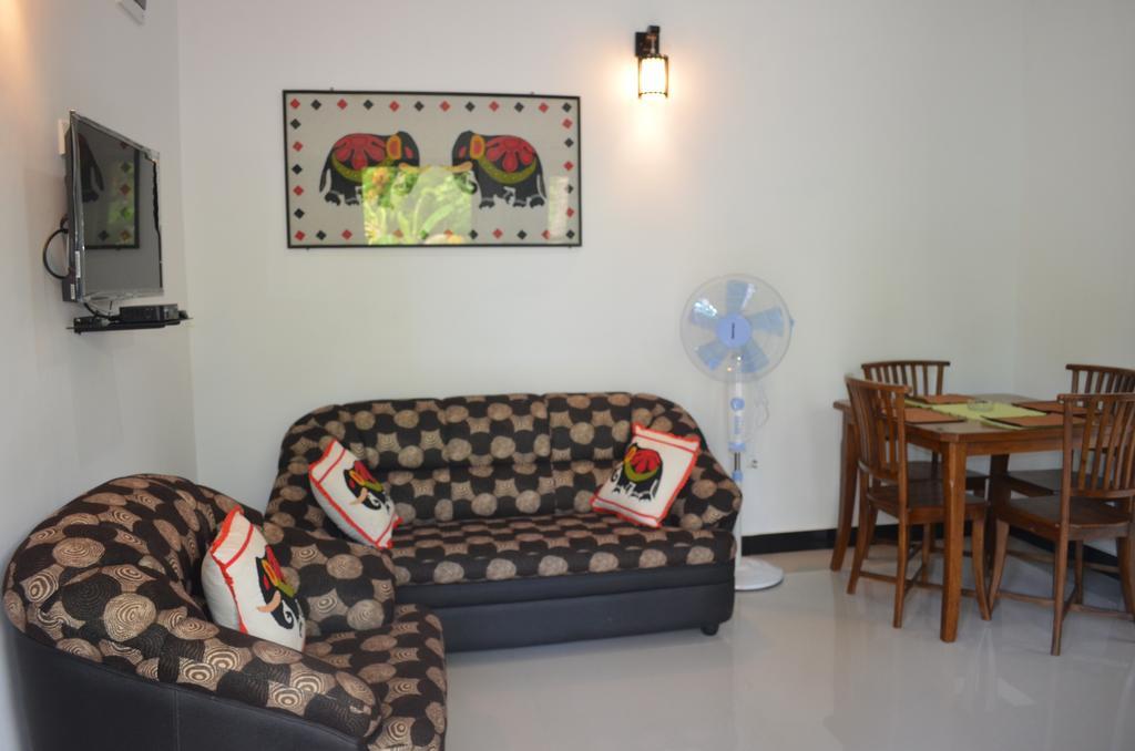 Aroma Villa Homestay Polonnaruwa Exterior photo